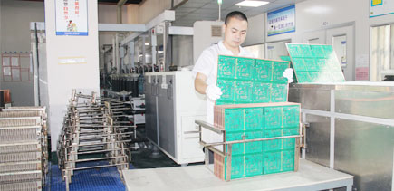 錦宏電路防焊磨板機,電路板生產(chǎn)車間,錦宏電路專業(yè)生產(chǎn)pcb pcb防焊磨板機,線路板生產(chǎn)車間